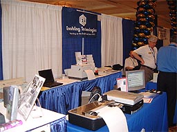 アメリカの代理店エネーブリングテクノロジー社のブースでも「Gemini」が展示された。